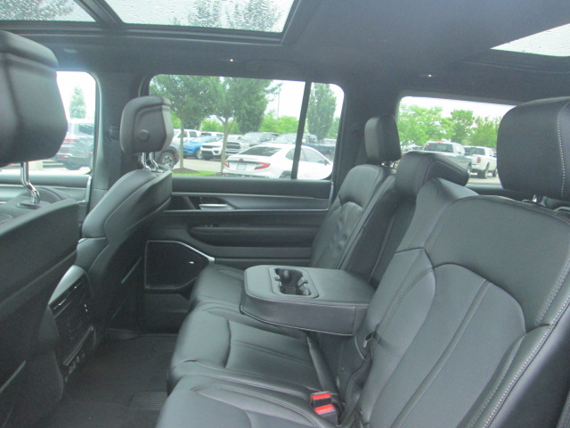 2024 Jeep Wagoneer Series II Carbide 4WD L