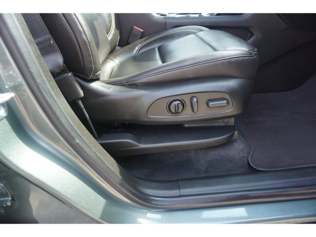 2022 Chevrolet Traverse LT Leather FWD