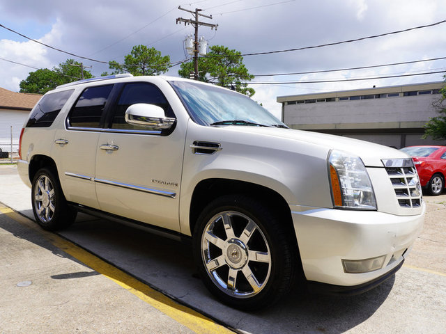 2011 Cadillac Escalade Premium 2WD