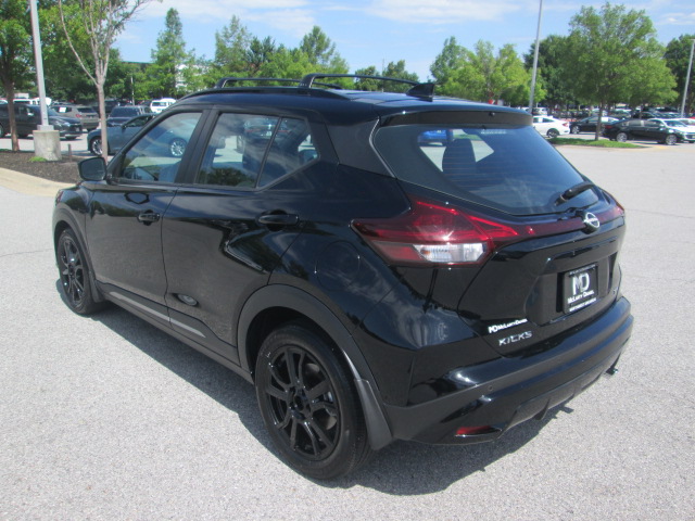 2023 Nissan Kicks SR FWD