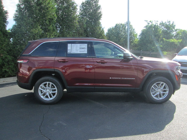 2024 Jeep Grand Cherokee Laredo X 4WD