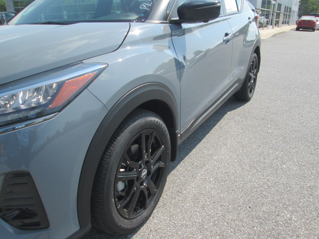 2023 Nissan Kicks SR FWD