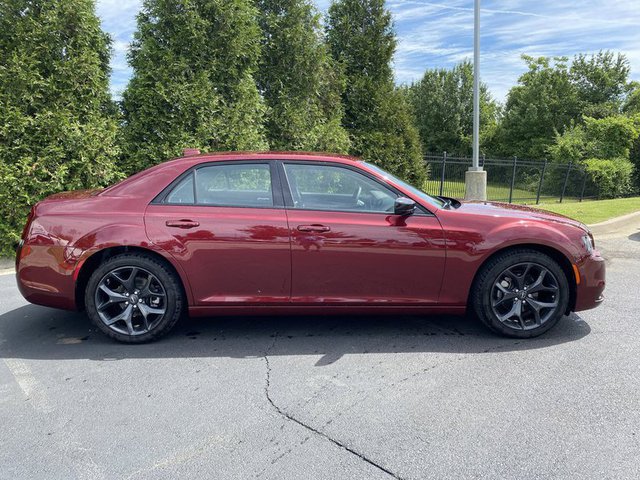 2023 Chrysler 300 Touring RWD