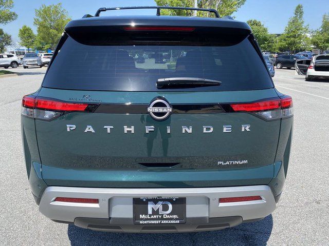 2022 Nissan Pathfinder Platinum 2WD