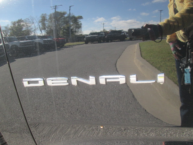 2023 GMC Yukon XL Denali 4WD