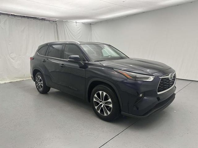 2022 Toyota Highlander XLE FWD