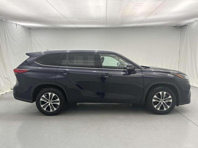 2022 Toyota Highlander XLE FWD