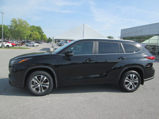 2023 Toyota Highlander XLE AWD