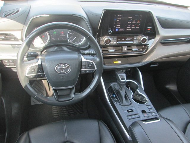 2023 Toyota Highlander XLE AWD