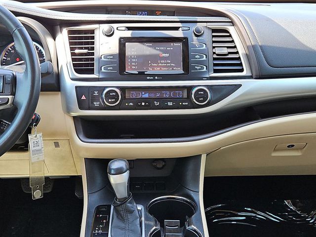 2014 Toyota Highlander LE FWD