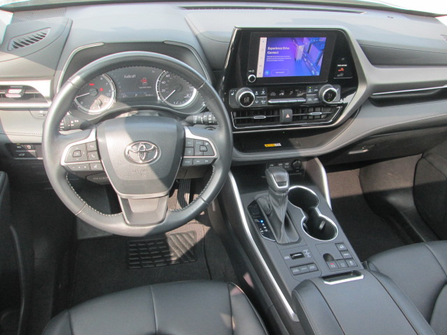 2023 Toyota Highlander XLE AWD