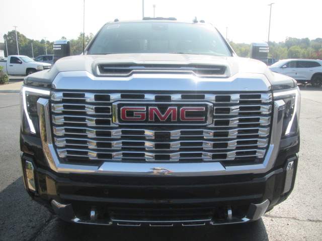 2025 GMC Sierra 2500HD Denali 4WD 159WB