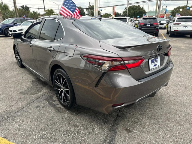 2022 Toyota Camry SE