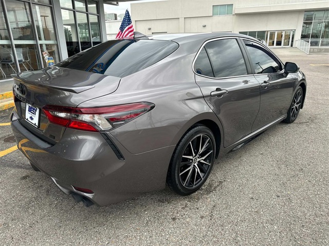 2022 Toyota Camry SE