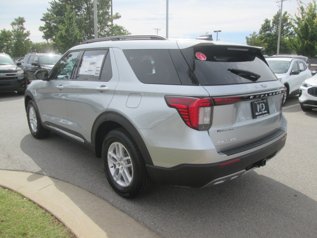 2025 Ford Explorer Active RWD