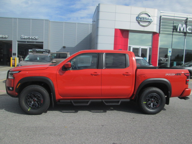 2025 Nissan Frontier PRO-4X 4WD