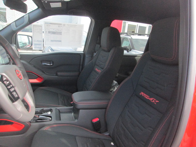 2025 Nissan Frontier PRO-4X 4WD