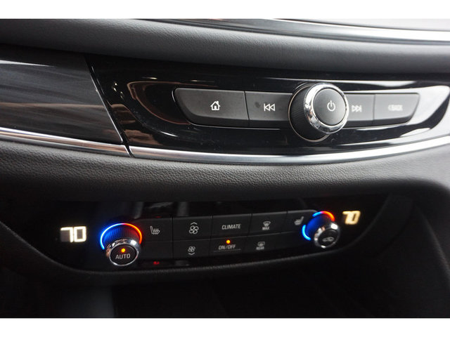 2023 Buick Enclave Essence AWD
