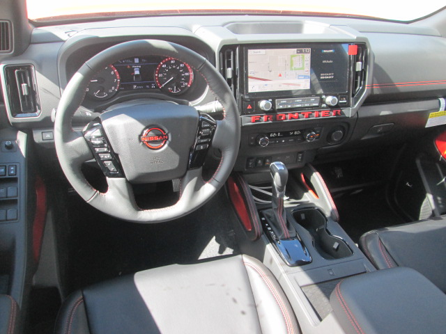 2025 Nissan Frontier PRO-4X 4WD
