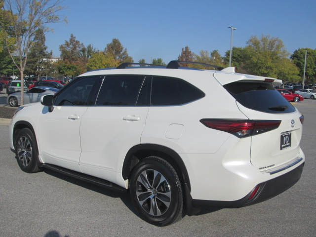 2021 Toyota Highlander XLE FWD