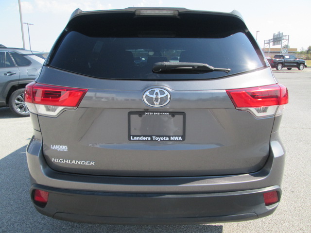 2019 Toyota Highlander LE FWD