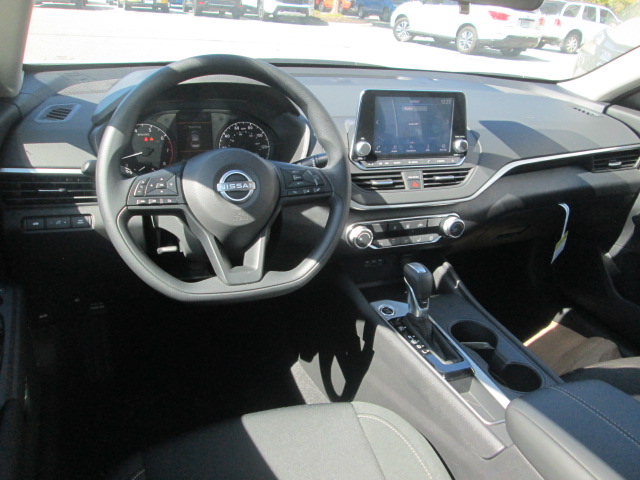 2025 Nissan Altima S FWD