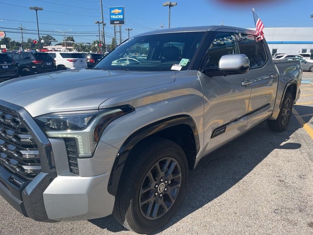 2022 Toyota Tundra Platinum 4WD 5.5ft Bed