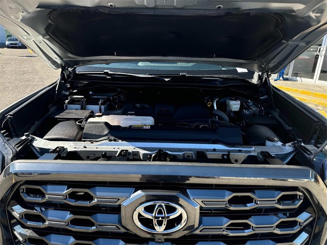 2022 Toyota Tundra Platinum 4WD 5.5ft Bed