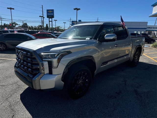 2022 Toyota Tundra Platinum 4WD 5.5ft Bed