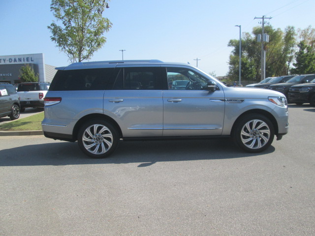 2024 Lincoln Navigator Reserve 4WD