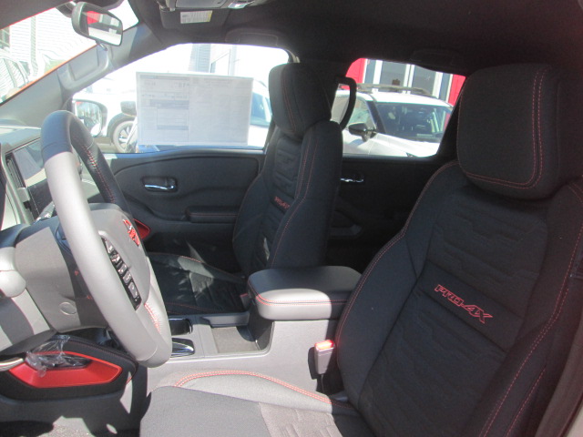 2025 Nissan Frontier PRO-4X 4WD