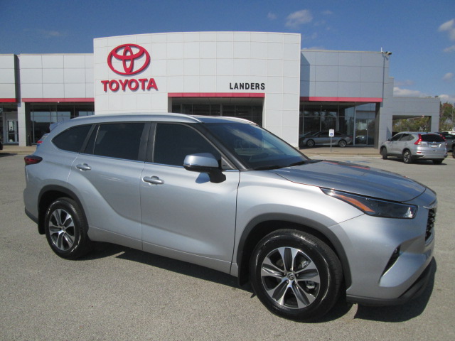 2023 Toyota Highlander XLE FWD