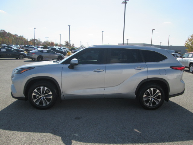 2023 Toyota Highlander XLE FWD