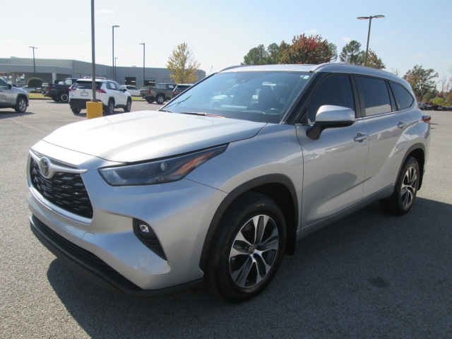 2023 Toyota Highlander XLE FWD