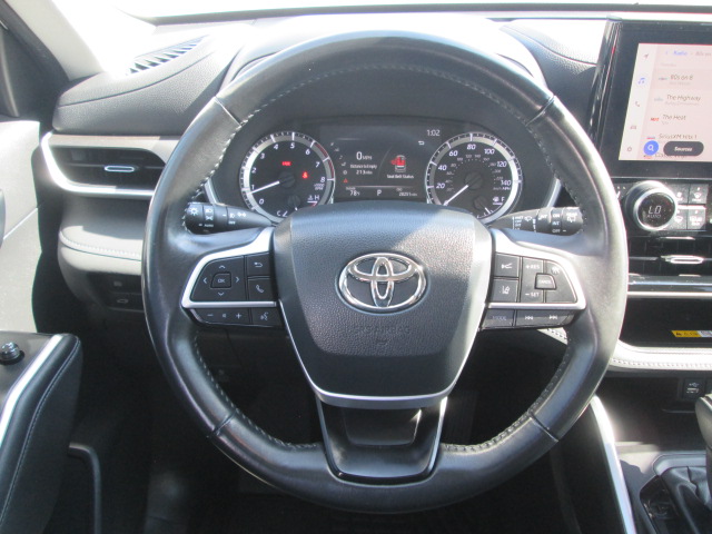 2023 Toyota Highlander XLE FWD