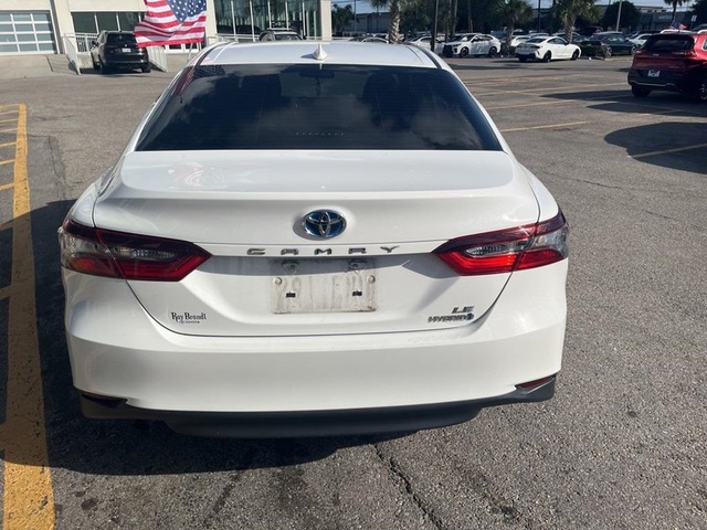 2021 Toyota Camry Hybrid LE