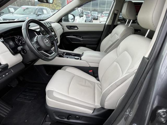 2024 Nissan Pathfinder SL 4WD
