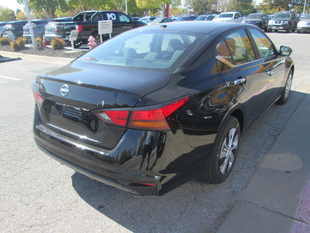 2025 Nissan Altima S FWD