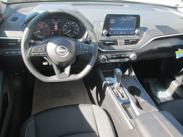 2025 Nissan Altima S FWD