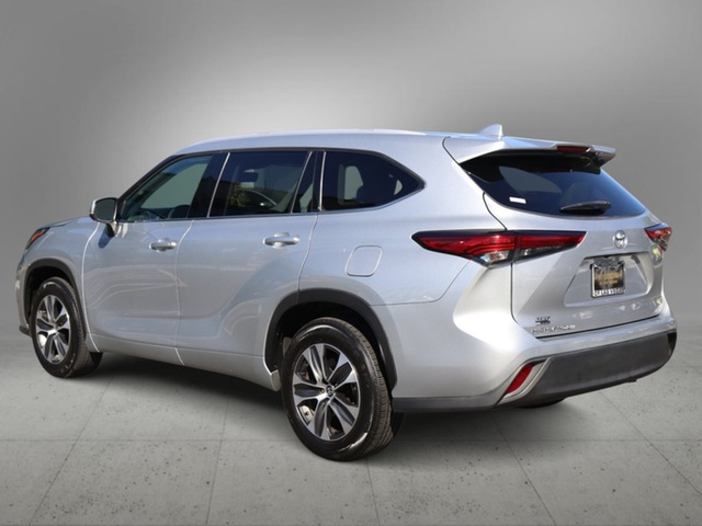 2022 Toyota Highlander XLE FWD