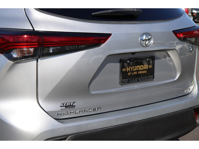 2022 Toyota Highlander XLE FWD