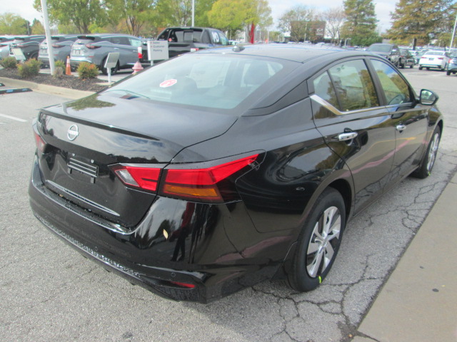 2025 Nissan Altima S FWD