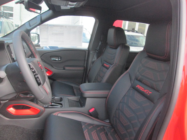 2025 Nissan Frontier PRO-4X 4WD