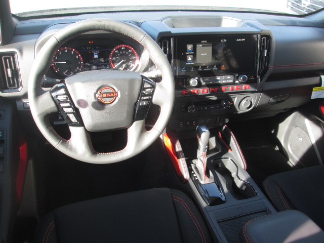 2025 Nissan Frontier PRO-4X 4WD