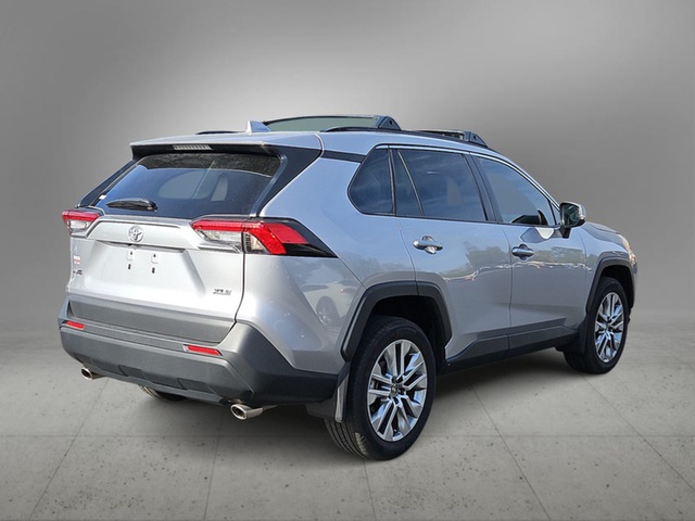 2024 Toyota RAV4 XLE Premium FWD