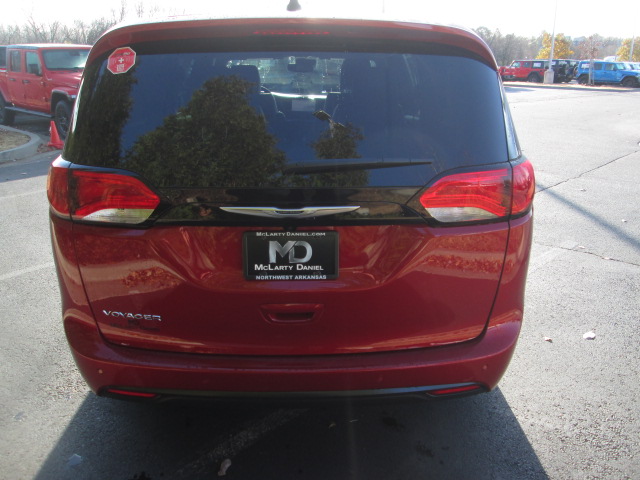 2025 Chrysler Voyager LX FWD