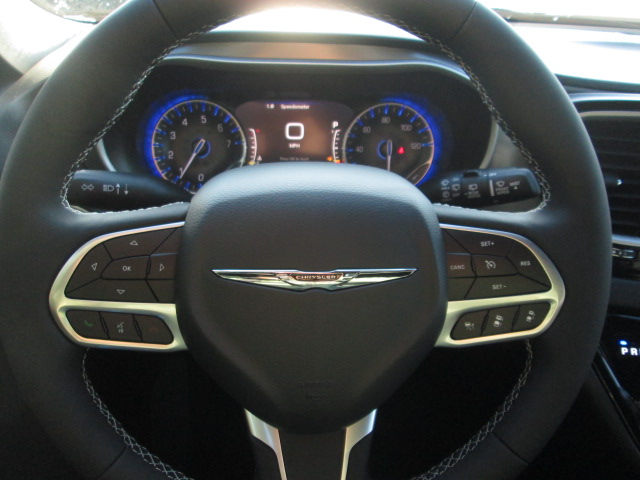 2025 Chrysler Voyager LX FWD