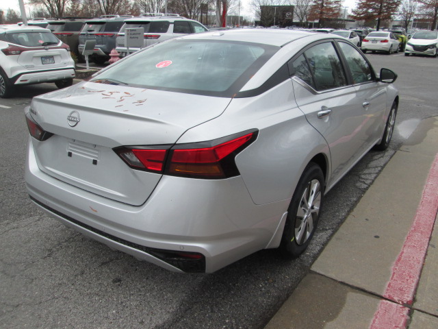 2025 Nissan Altima S FWD