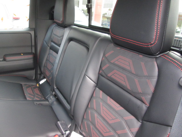 2025 Nissan Frontier PRO-4X 4WD
