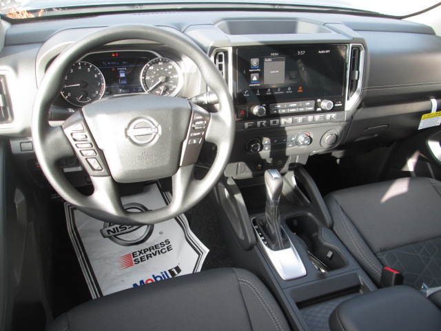 2025 Nissan Frontier SV 4WD